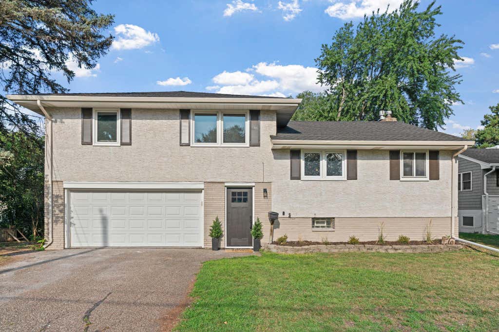 Photo of 1025 Colby Street, Saint Paul, MN 55116 (MLS # 7134206)