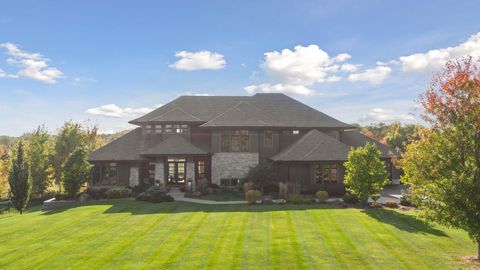 7584 Glen Alcove Woodbury MN 55129