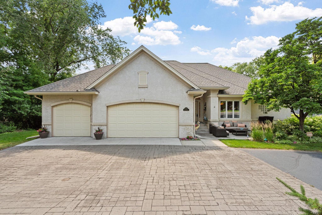 Photo of 15183 Wayzata Boulevard, Wayzata, MN 55391 (MLS # 7102017)