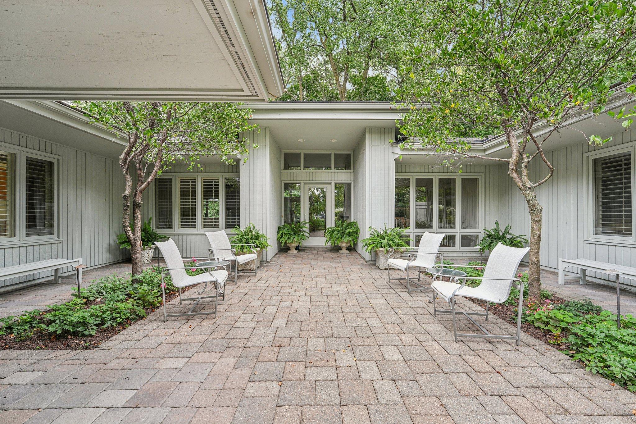 4730 Regents Walk