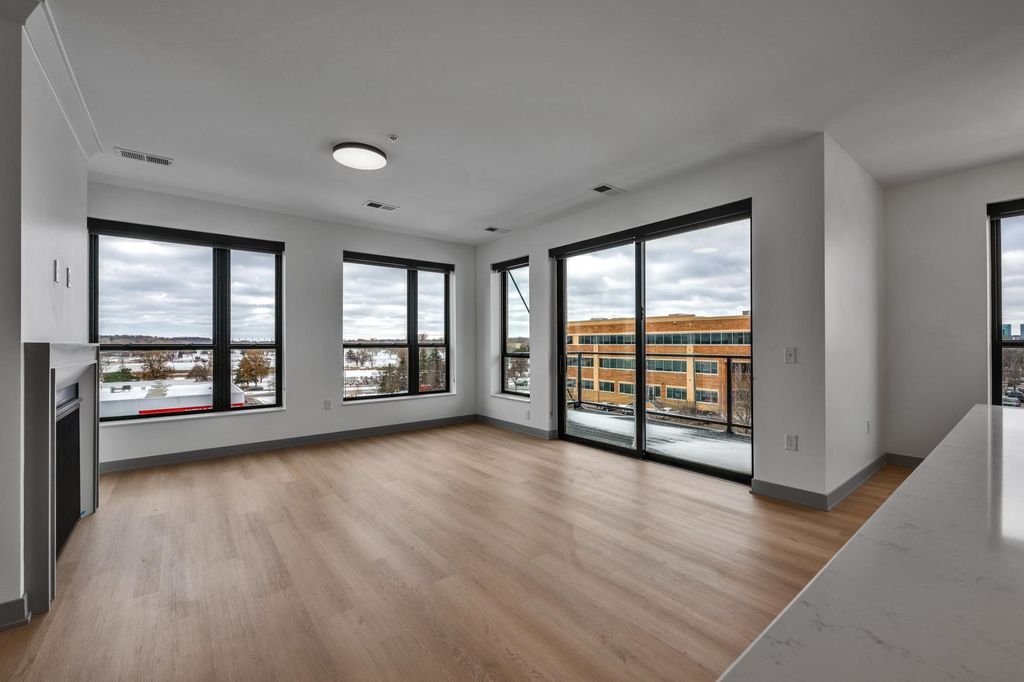 Photo of 640 Wisconsin Avenue N #405, Golden Valley, MN 55427 (MLS # 7038134)