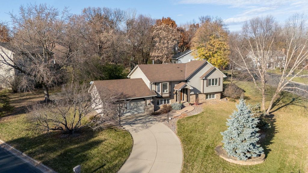 Photo of 1500 Rushmore Drive, Burnsville, MN 55306 (MLS # 6736940)