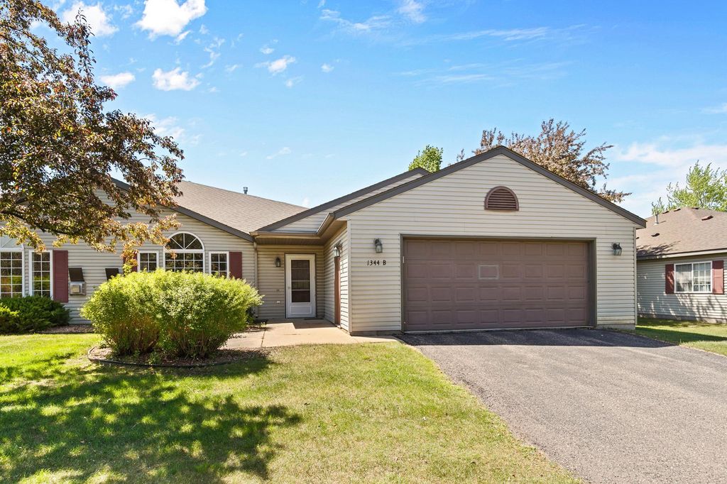 Photo of 1344 Carriage Drive #1344-B, Hudson, WI 54016 (MLS # 7054354)