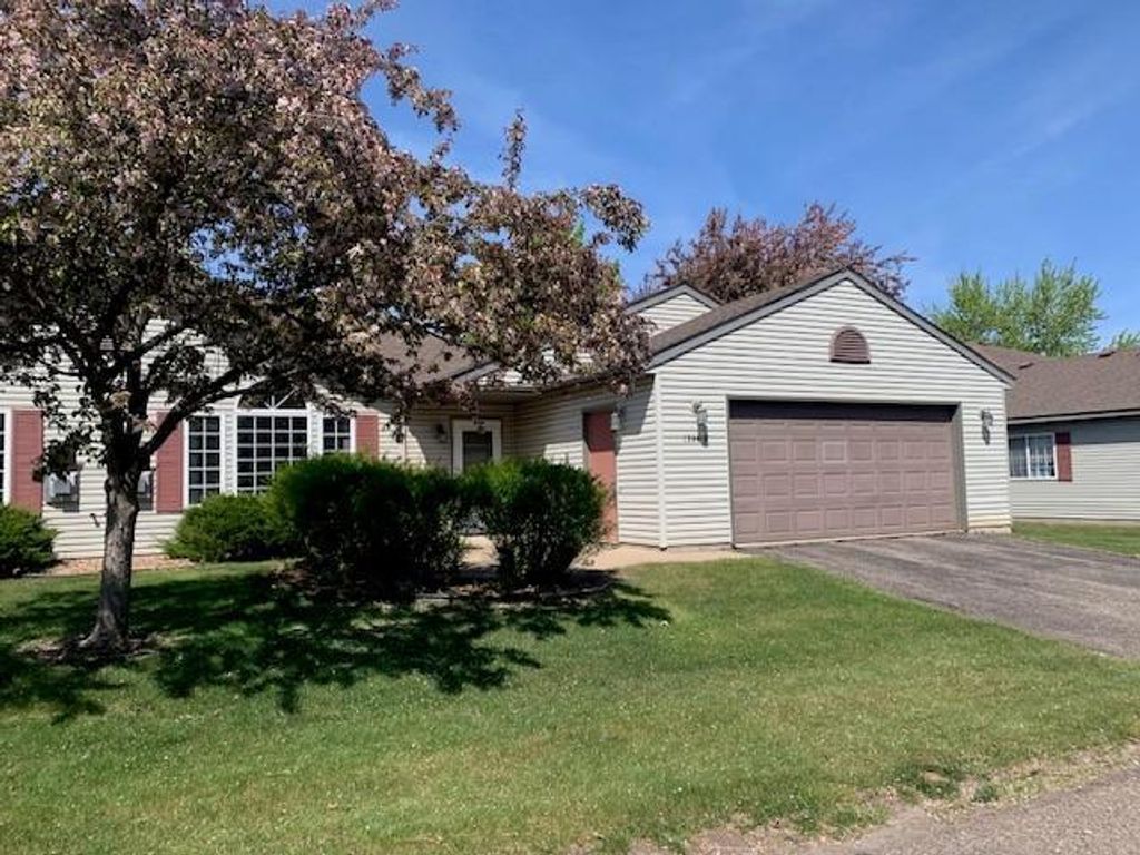 Photo of 1344 Carriage Drive #1344-B, Hudson, WI 54016 (MLS # 7054354)