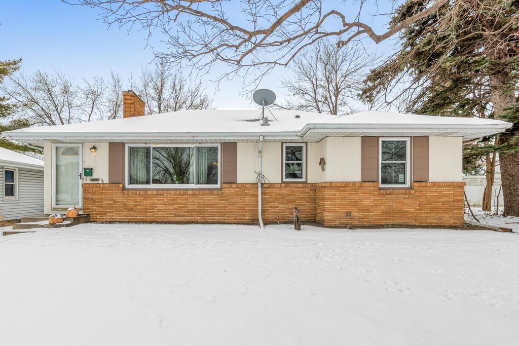 Photo of 1800 37th Avenue NE, Minneapolis, MN 55421 (MLS # 7017335)