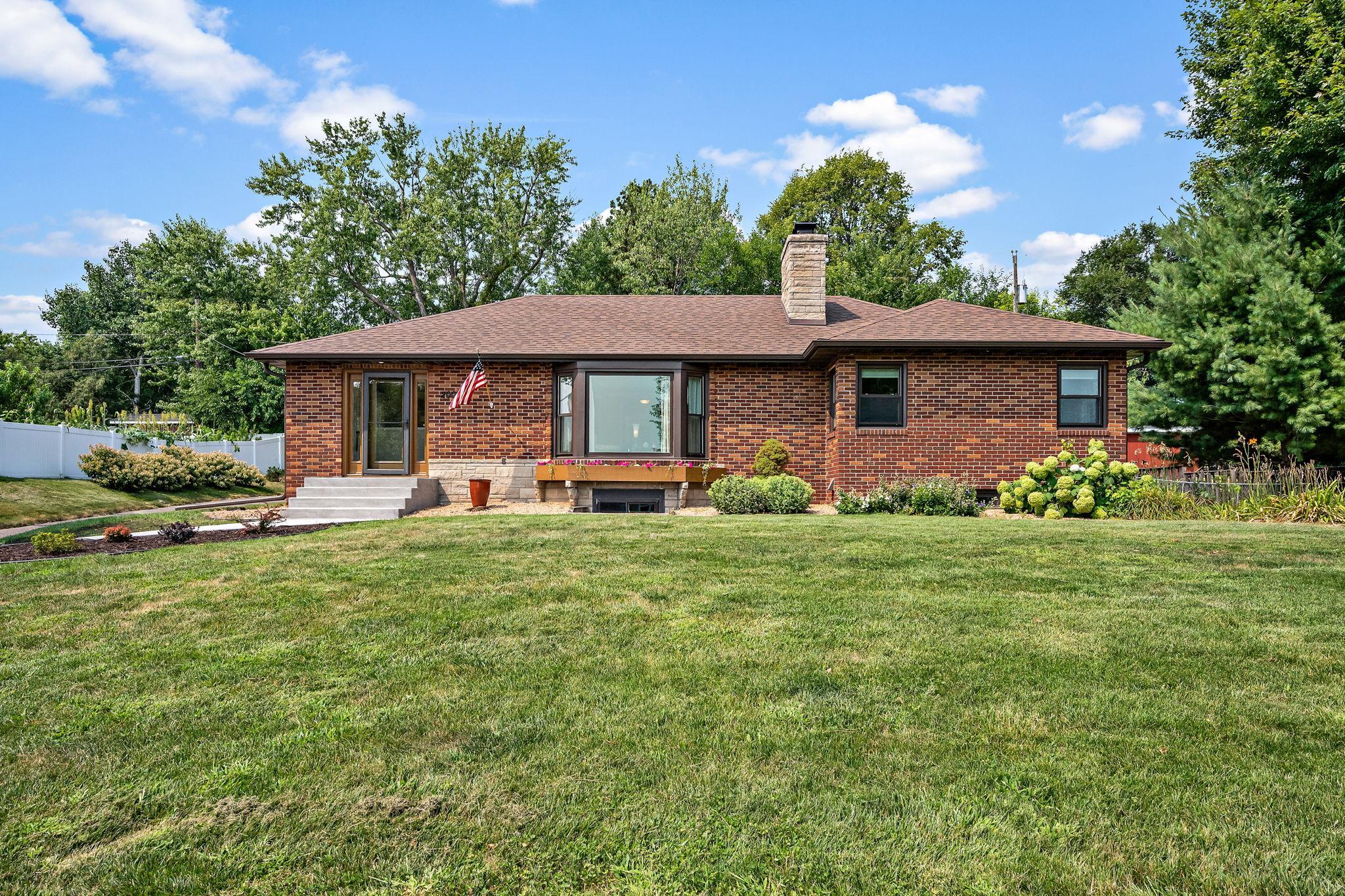 2005 Kenwood Drive W