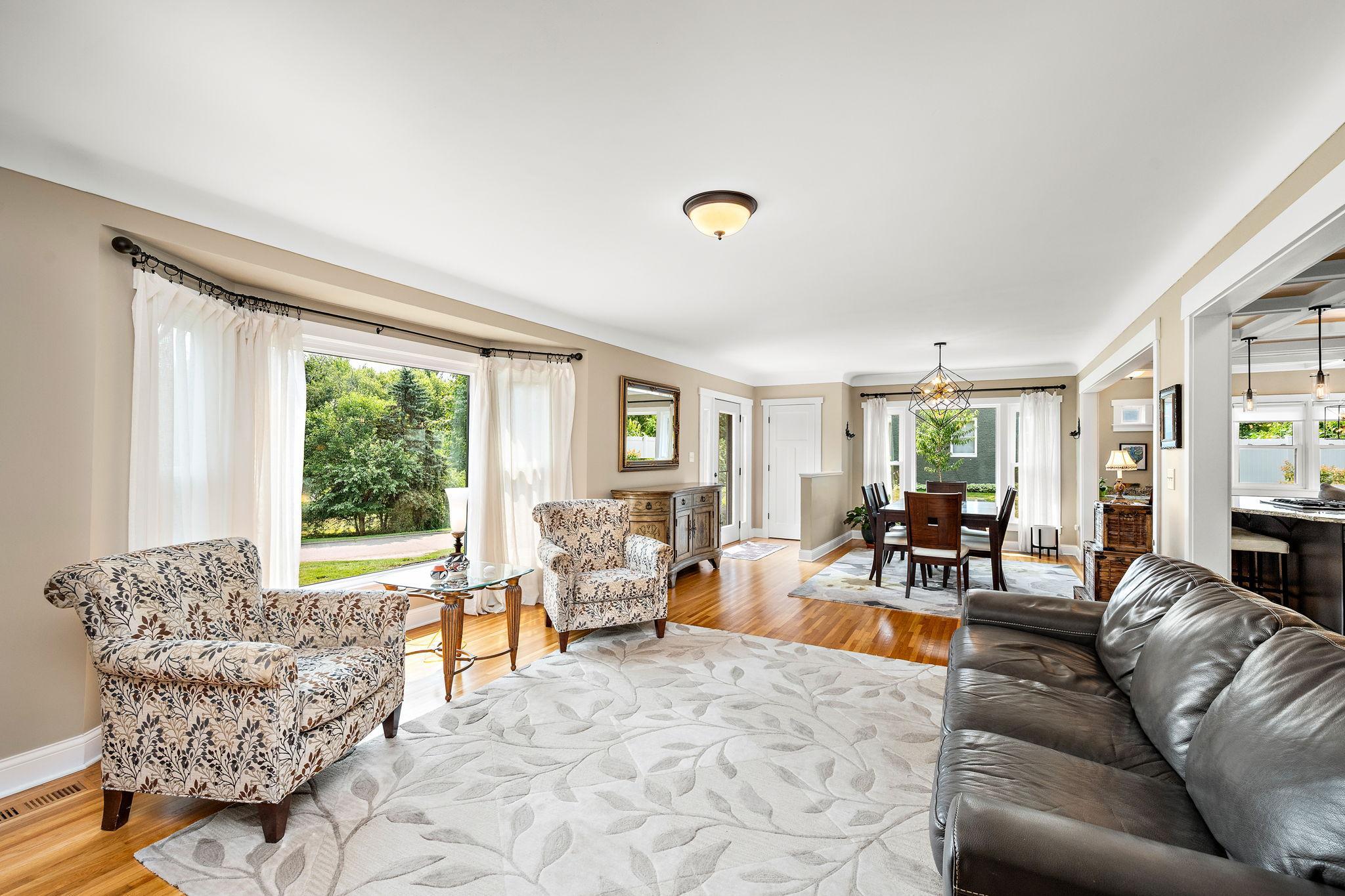 2005 Kenwood Drive W