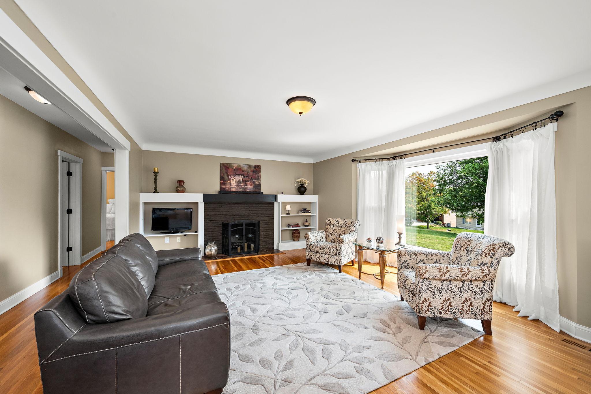 2005 Kenwood Drive W