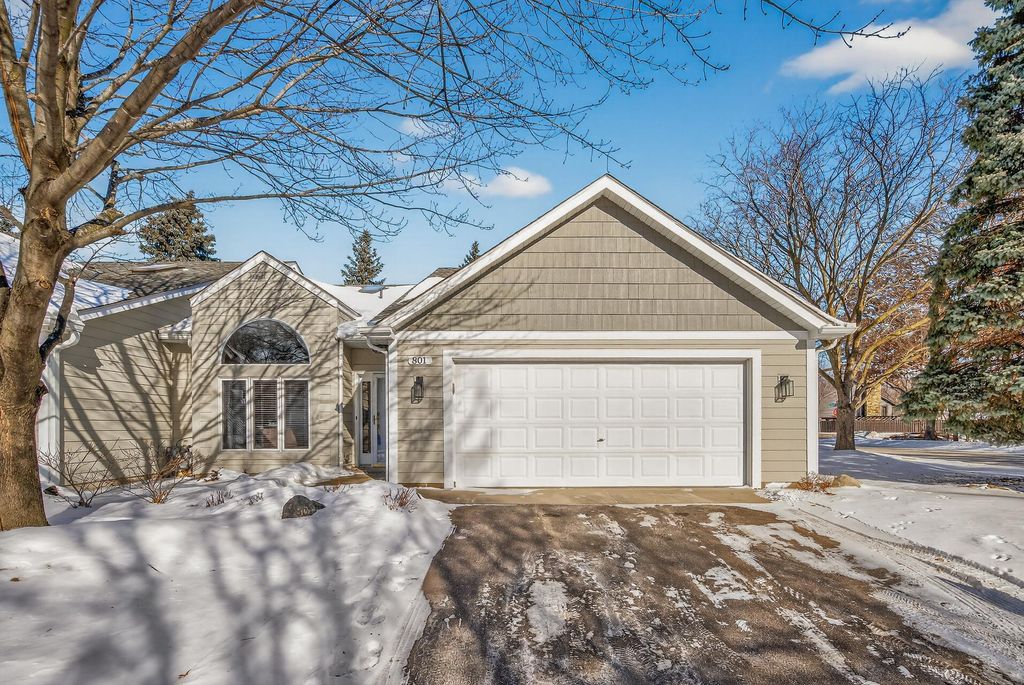 Photo of 801 Southcross Drive E, Burnsville, MN 55306 (MLS # 7014451)