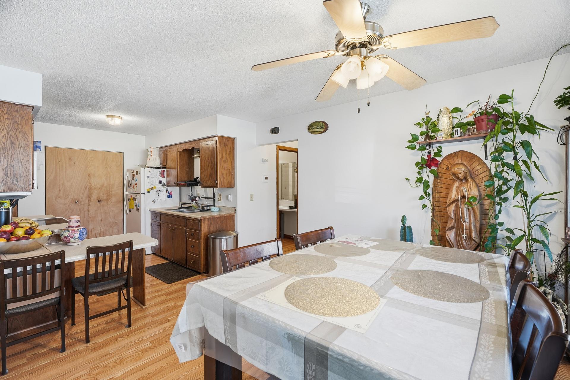 1563 Clarence Street