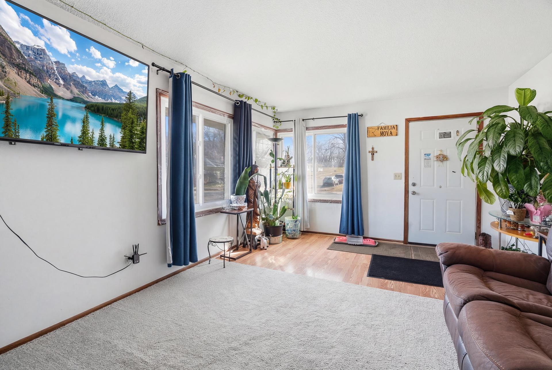 1563 Clarence Street