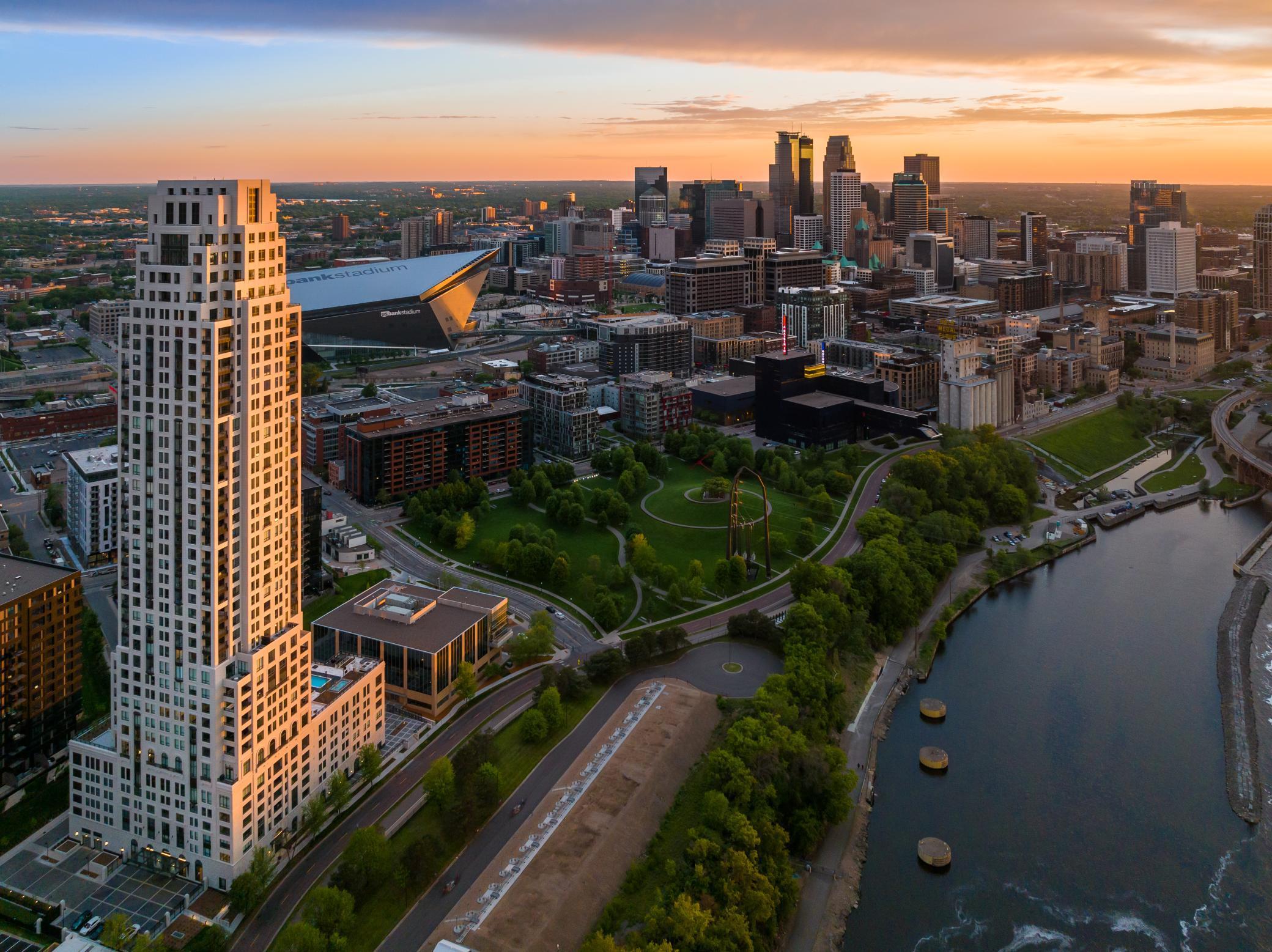 1111 W River Parkway 34A