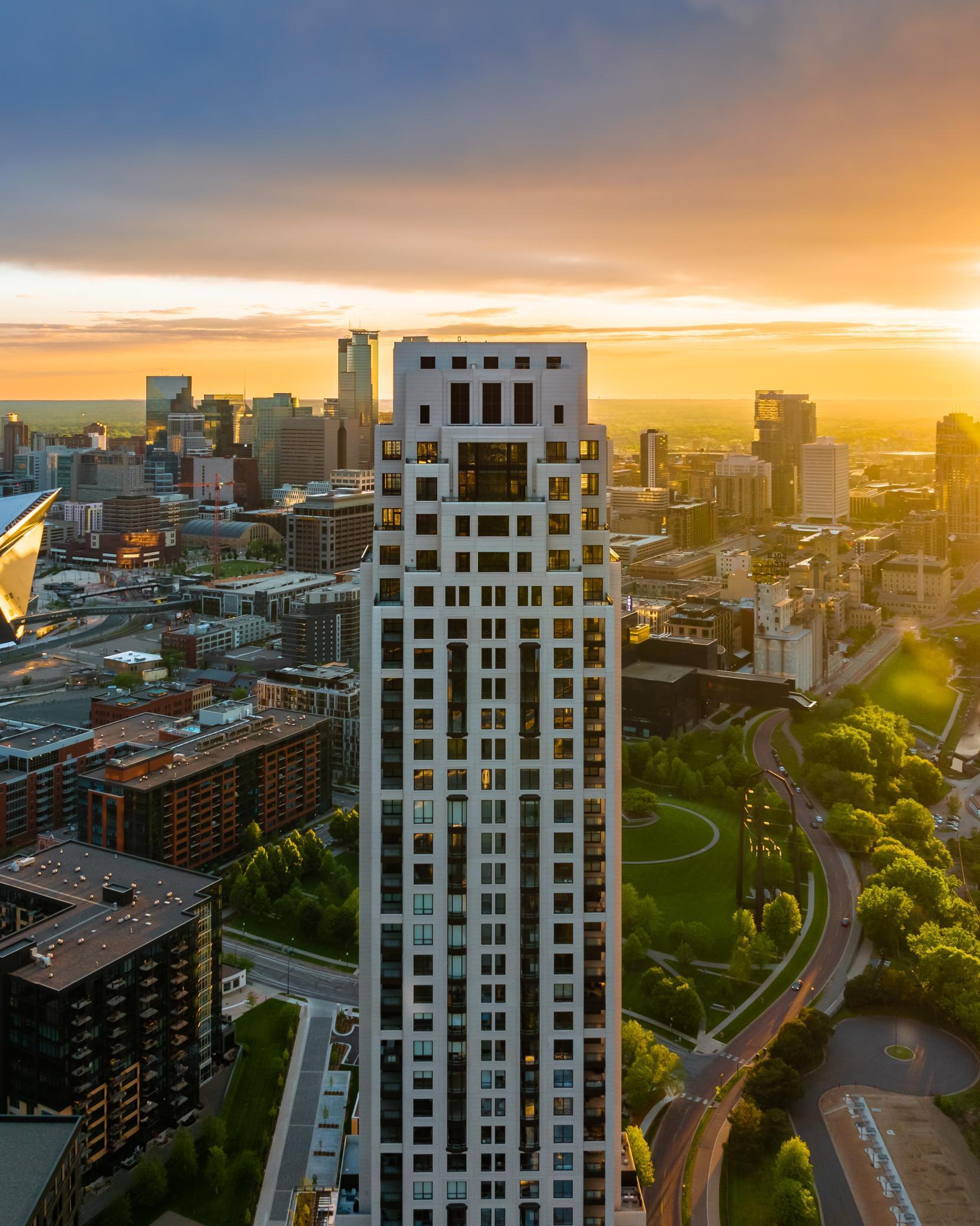 1111 W River Parkway 34A