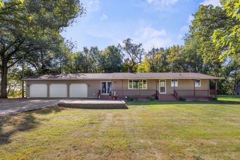 Photo of 16869 220th Street, Hutchinson, MN 55350 (MLS # 6799101)