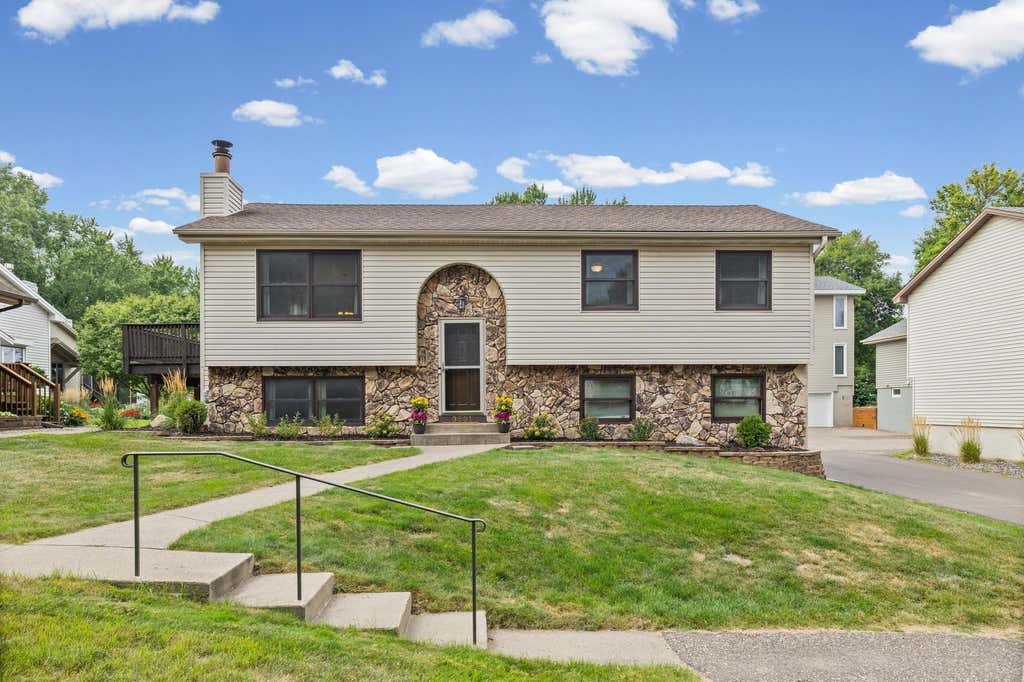 Photo of 3531 Pilgrim Lane N, Plymouth, MN 55441 (MLS # 7128807)