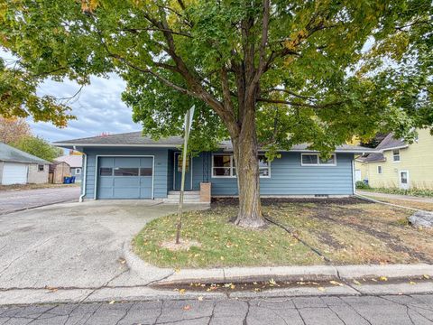 Photo of 1043 Chase Avenue, Gibbon, MN 55335 (MLS # 6809290) Photo of 1043 Chase Avenue, Gibbon, MN 55335 (MLS # 6809290)