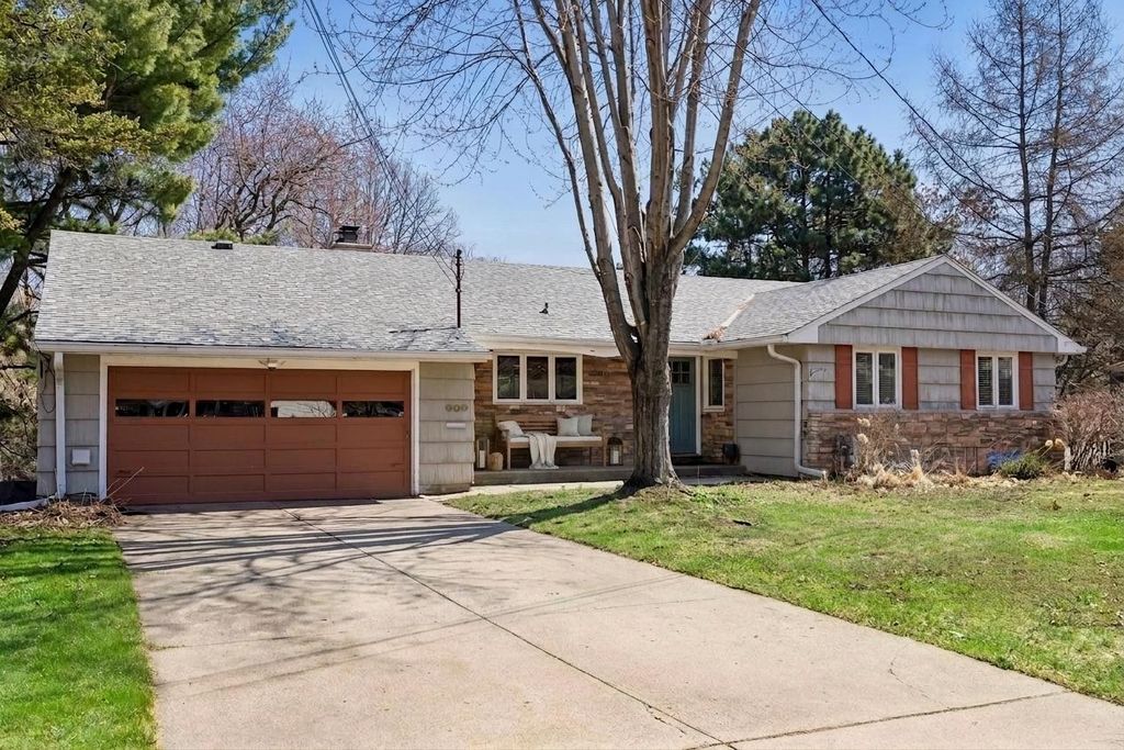 Photo of 609 Waterman Circle, Edina, MN 55343 (MLS # 7056181)