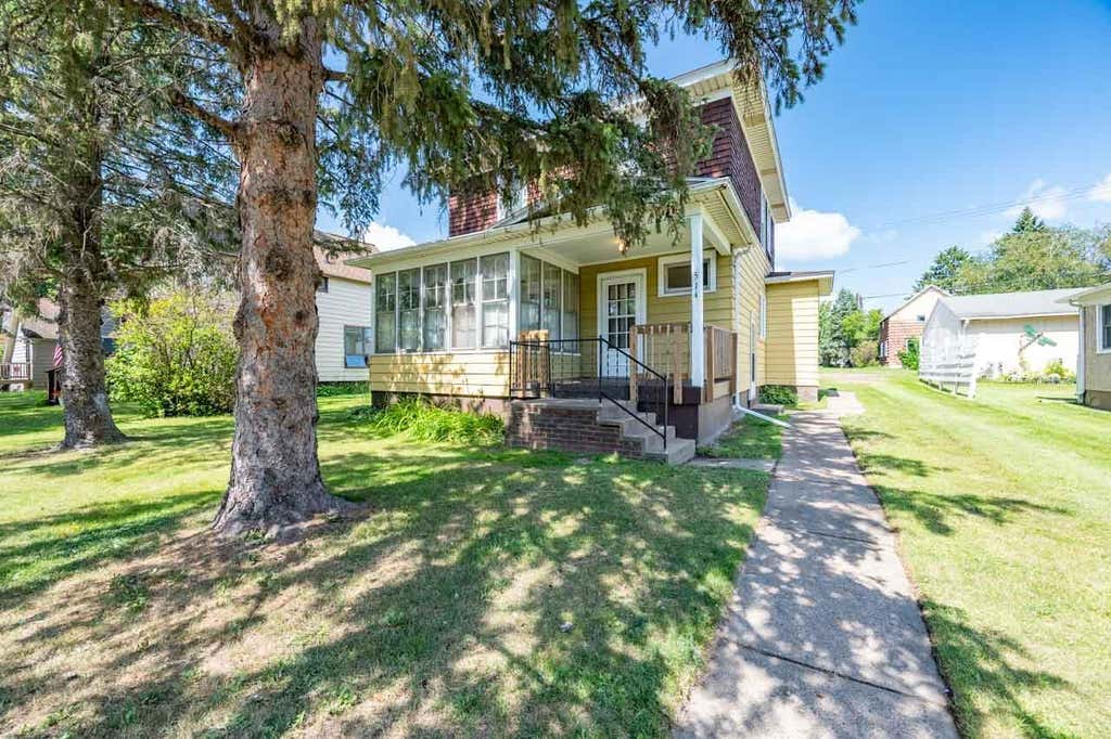 Photo of 514 W 2nd Avenue, Keewatin, MN 55753 (MLS # 7131727)