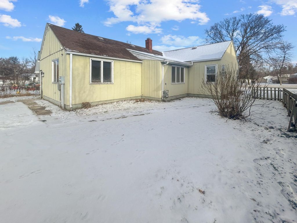 Photo of 939 Duluth Avenue N, Thief River Falls, MN 56701 (MLS # 6826615)