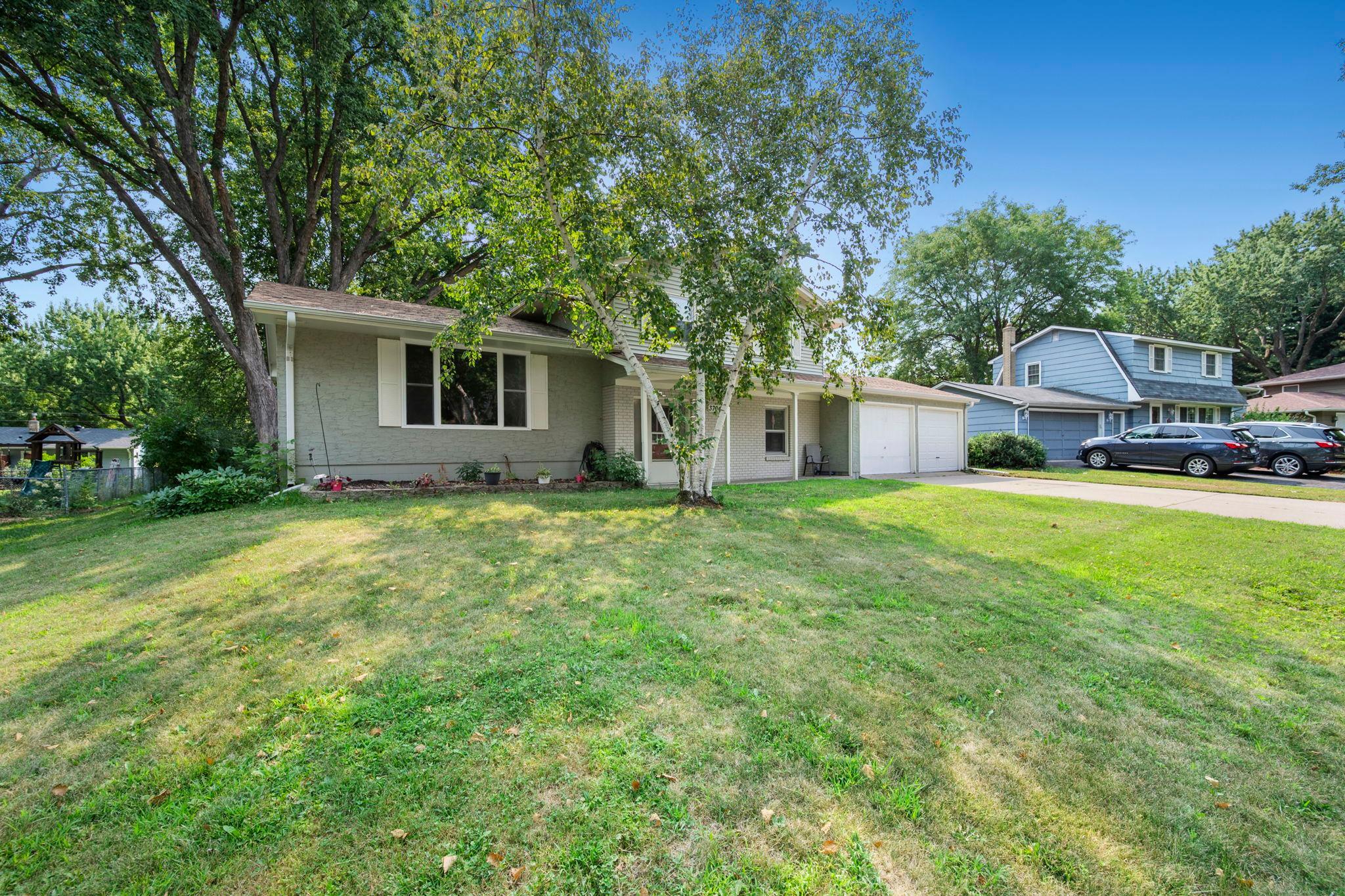 3704 Glen Oaks Avenue