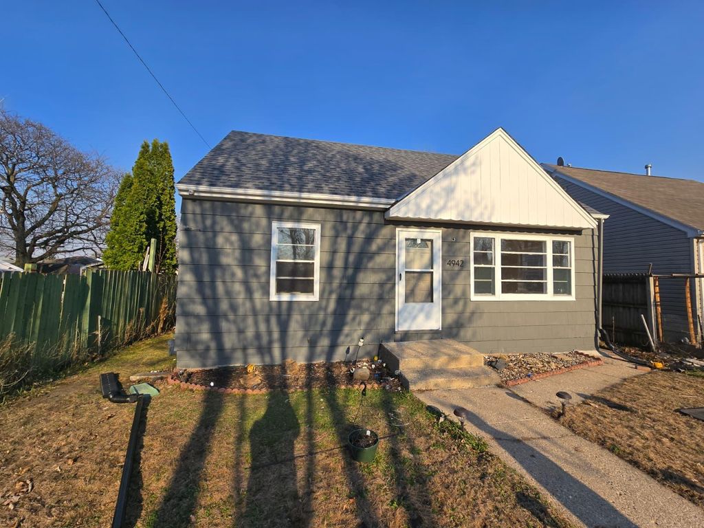 Photo of 4942 Penn Avenue N, Minneapolis, MN 55430 (MLS # 7035079)