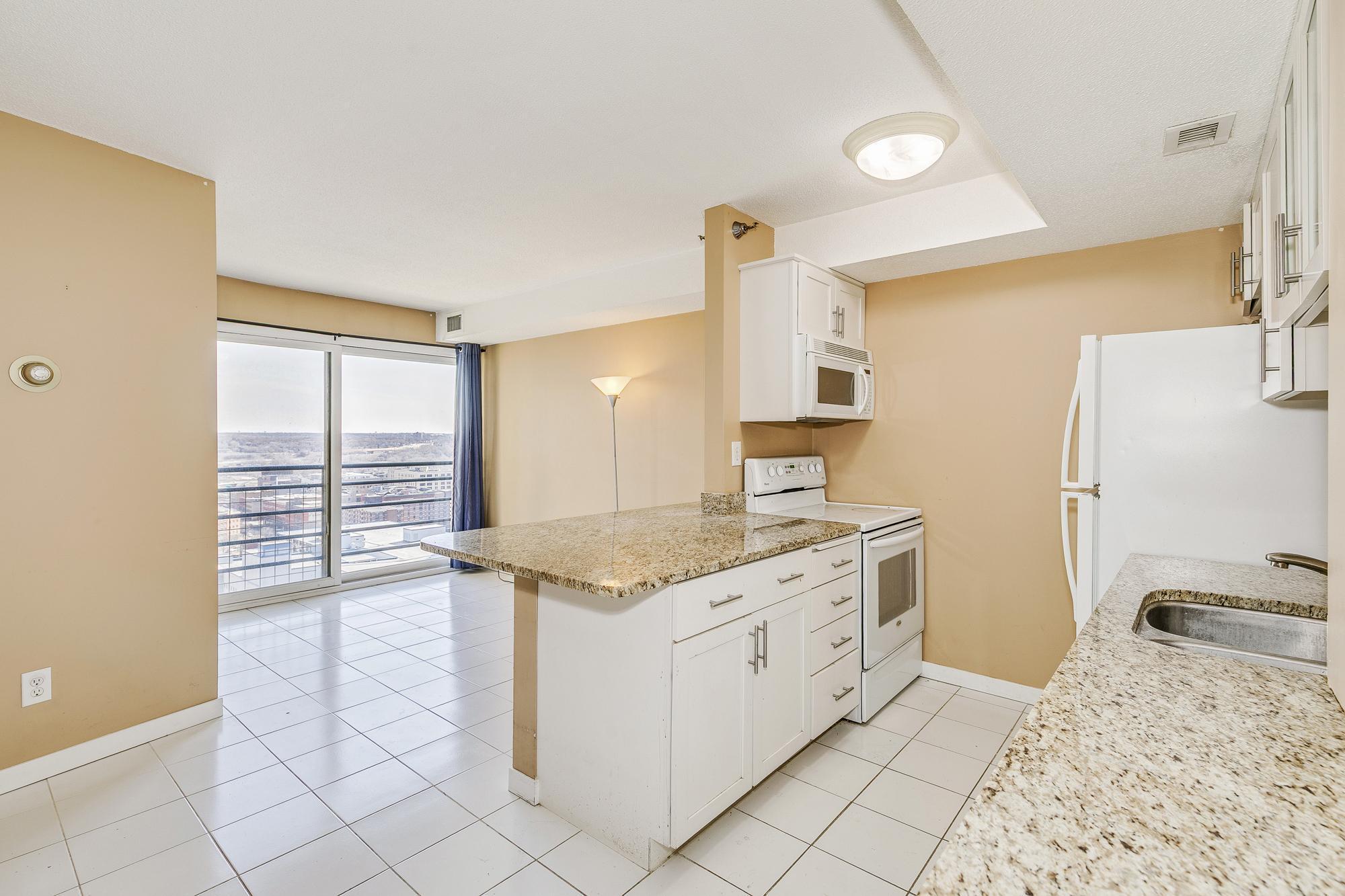 66 9th Street E 2408