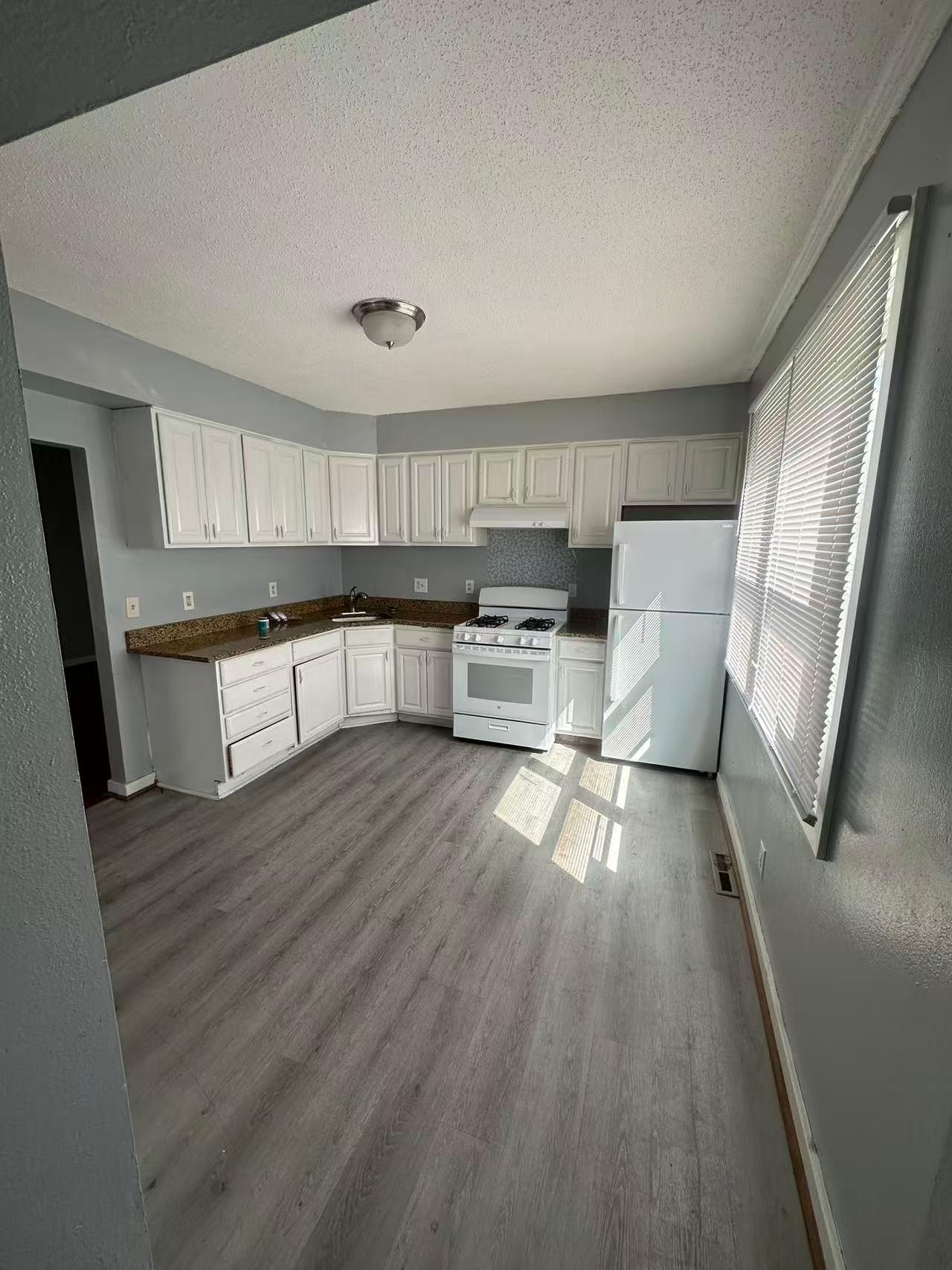 1301 E 28th Street