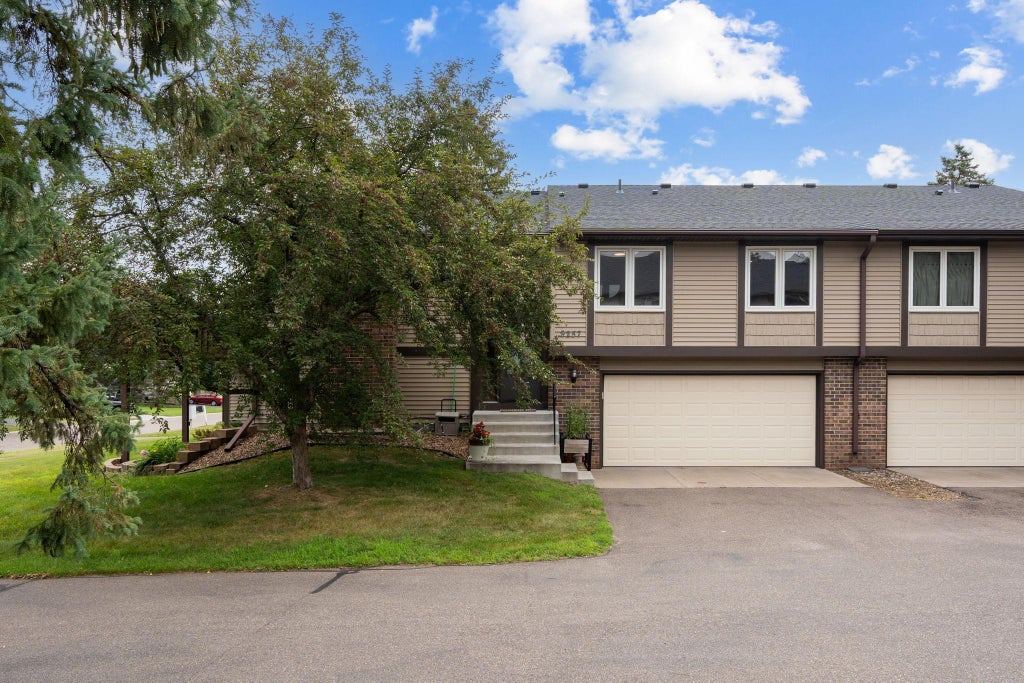 Photo of 9257 Dartford Road, Woodbury, MN 55125 (MLS # 7116071)