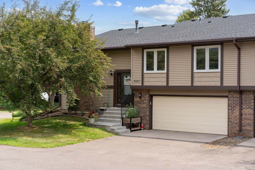 Photo of 9257 Dartford Road, Woodbury, MN 55125 (MLS # 7116071)
