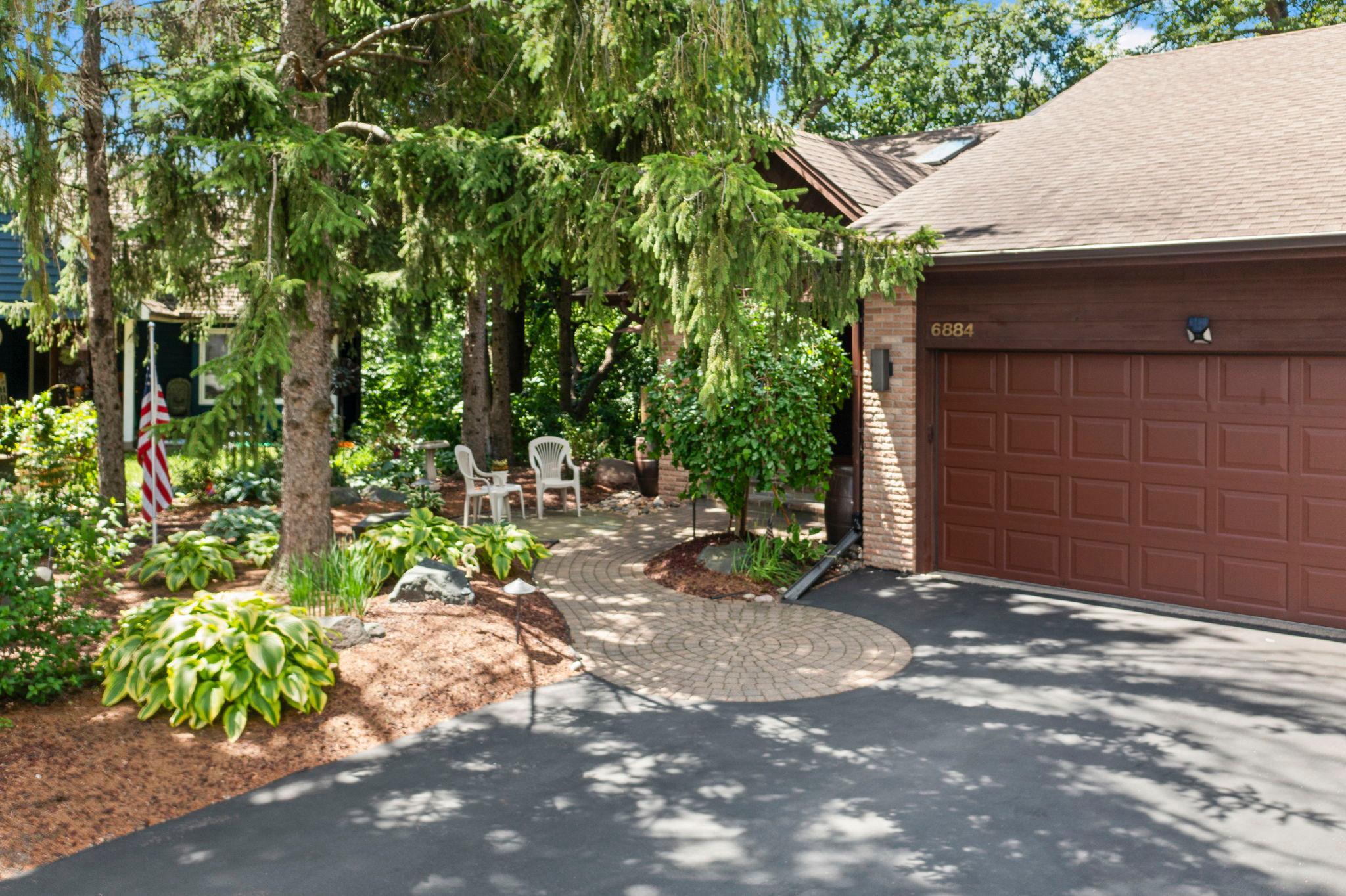 6884 Stonewood Court
