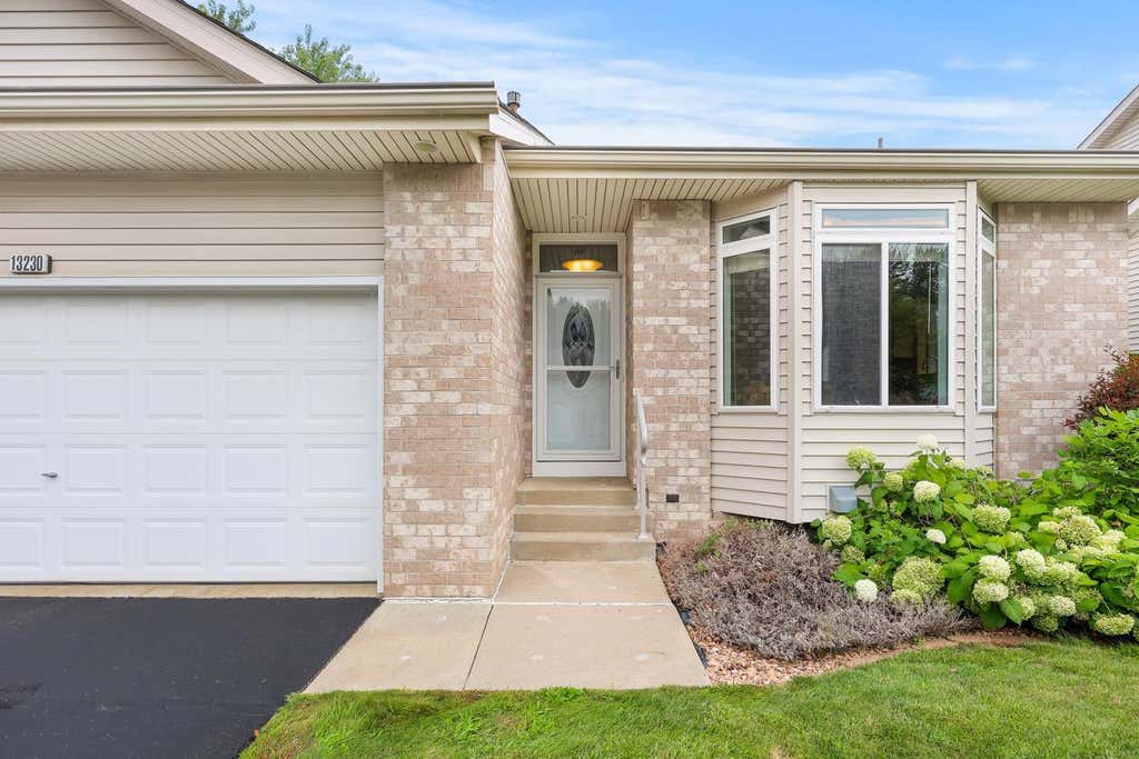 Photo of 13230 Galena Way, Apple Valley, MN 55124 (MLS # 7121495)