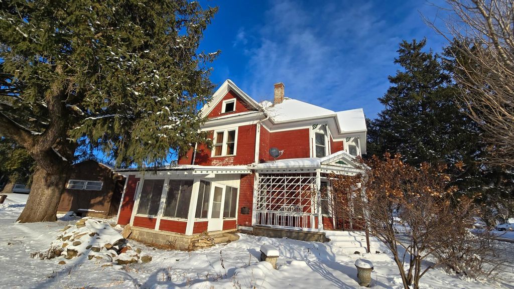 Photo of 315 W Newburg Avenue, Mabel, MN 55954 (MLS # 6824368)