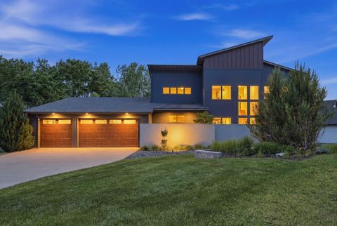 Photo of 2229 Wall Street, Eagan, MN 55122 (MLS # 7058398)