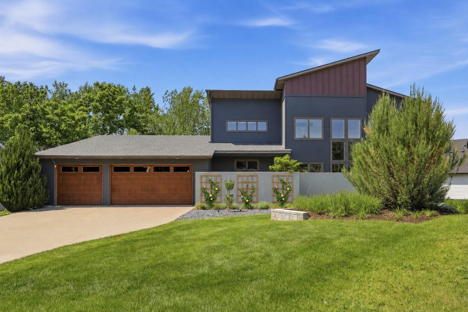 2229 Wall Street
