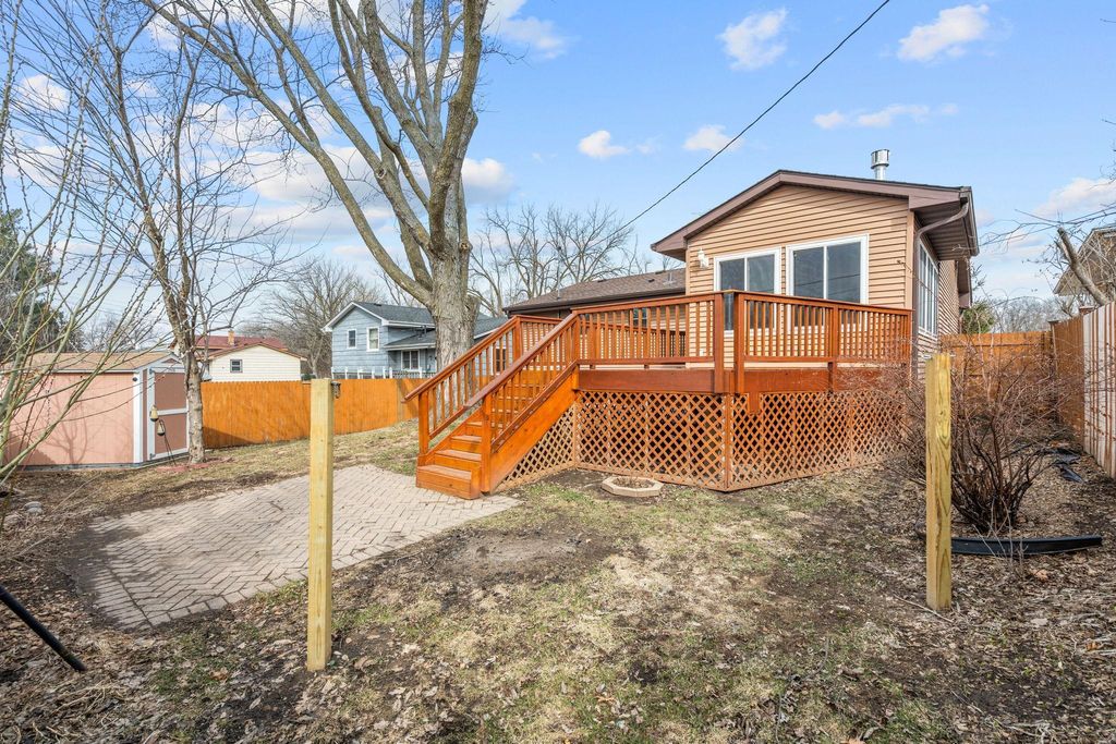 Photo of 1460 Hoyt Avenue E, Saint Paul, MN 55106 (MLS # 7035850)