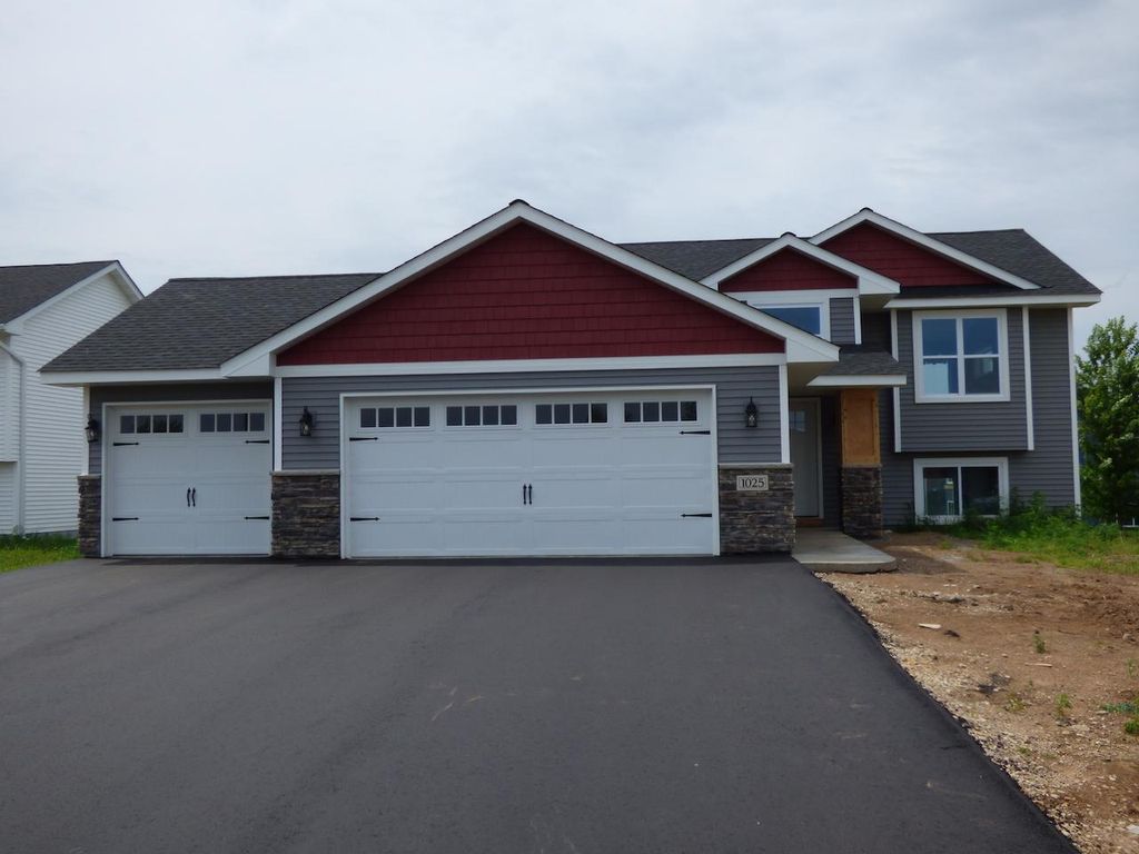 Photo of 1025 Pheasant Run, New Richmond, WI 54017 (MLS # 7044551)