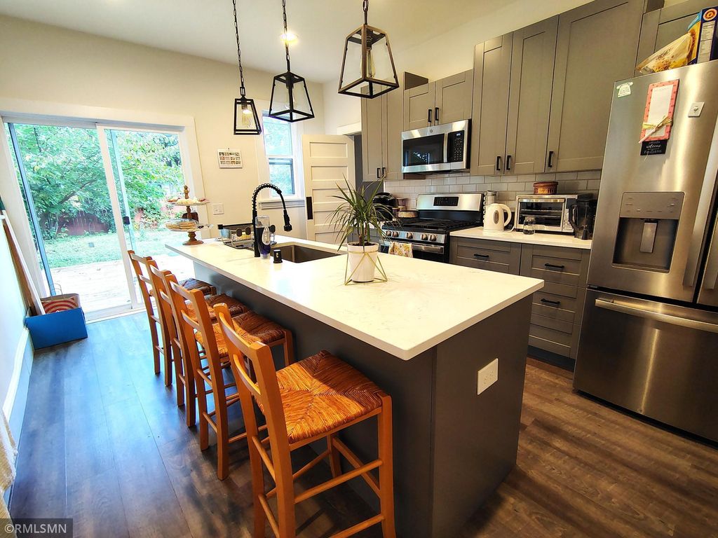 Photo of 1145 Hague Avenue, Saint Paul, MN 55104 (MLS # 7050049)