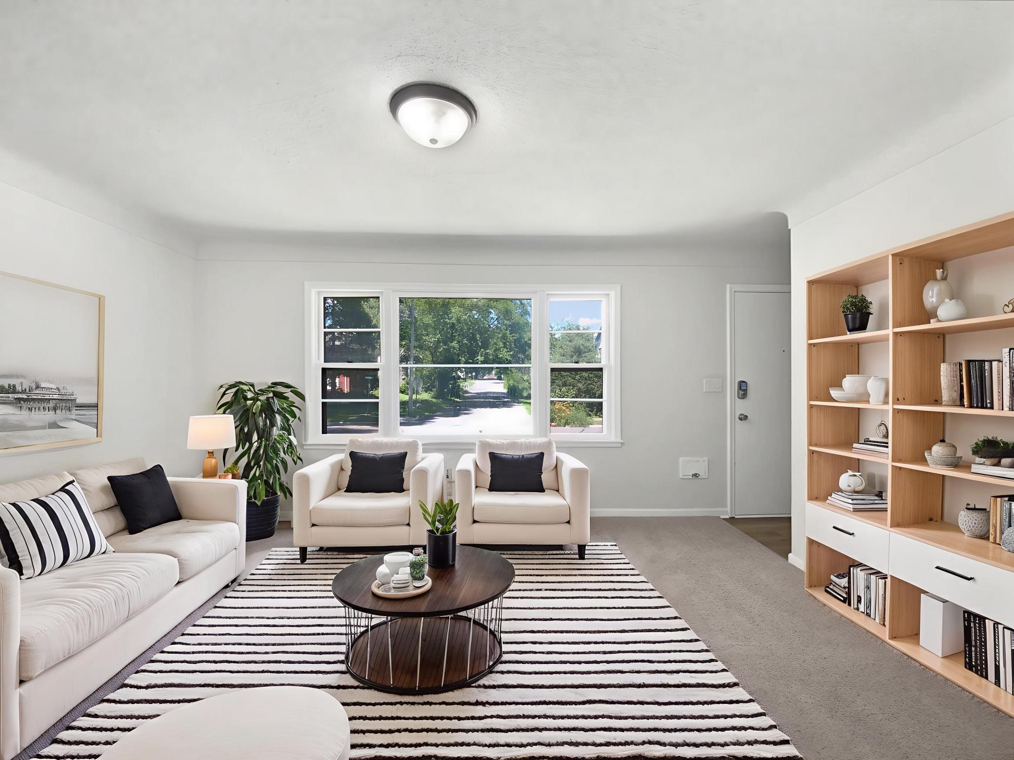 206 Winona Street W