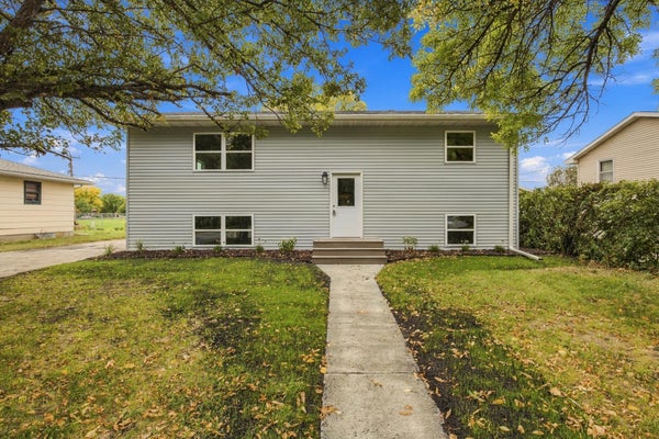 1729 17TH ST S, FARGO, ND 58103 - Image f3f9aa122eebecaa8de8e3784f6ccff7/1214356619