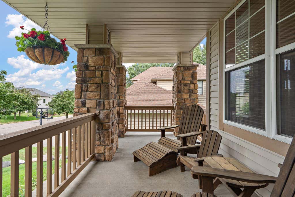 Photo of 10742 Maple Boulevard, Woodbury, MN 55129 (MLS # 7130624)