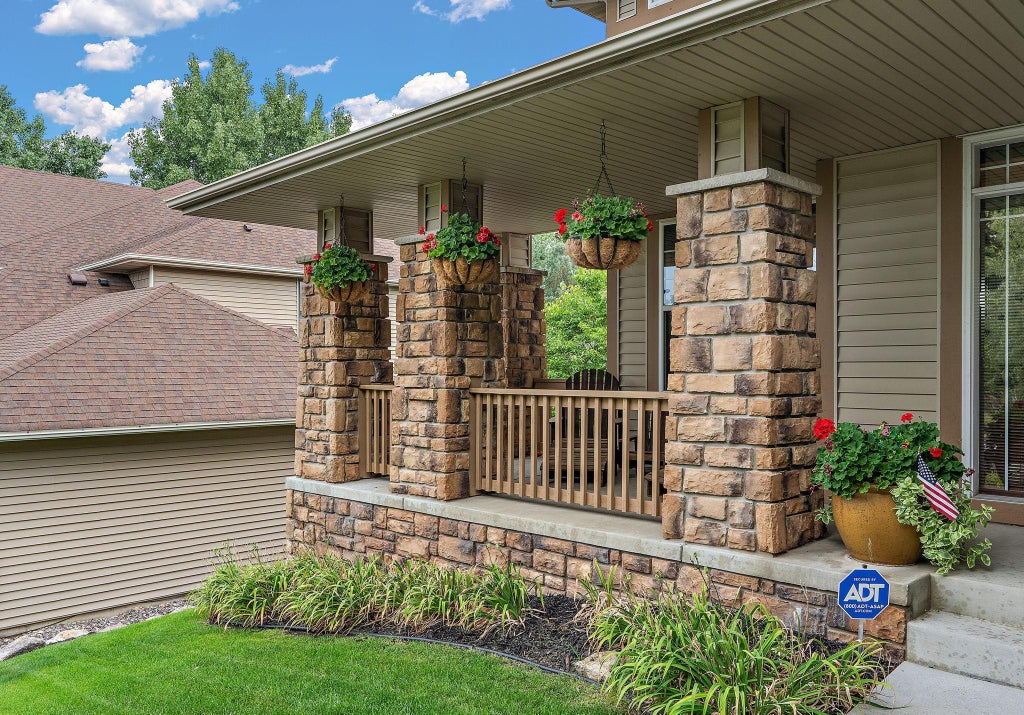 Photo of 10742 Maple Boulevard, Woodbury, MN 55129 (MLS # 7130624)