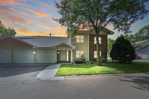 1827 County Rd. E E 18 White Bear Lake MN 55110