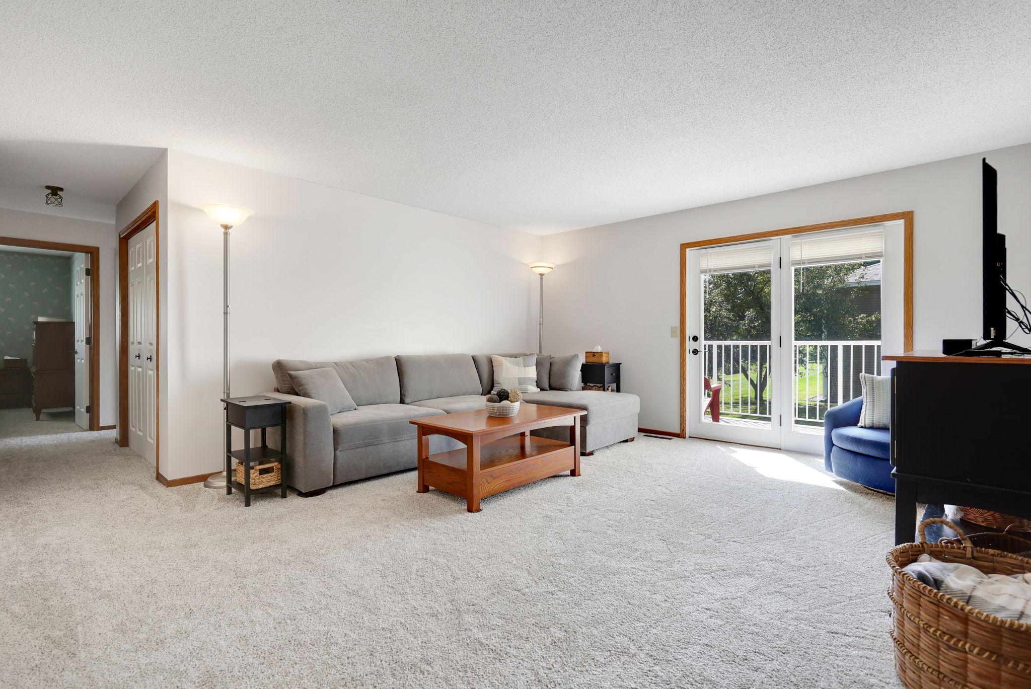 1827 County Rd. E E 18