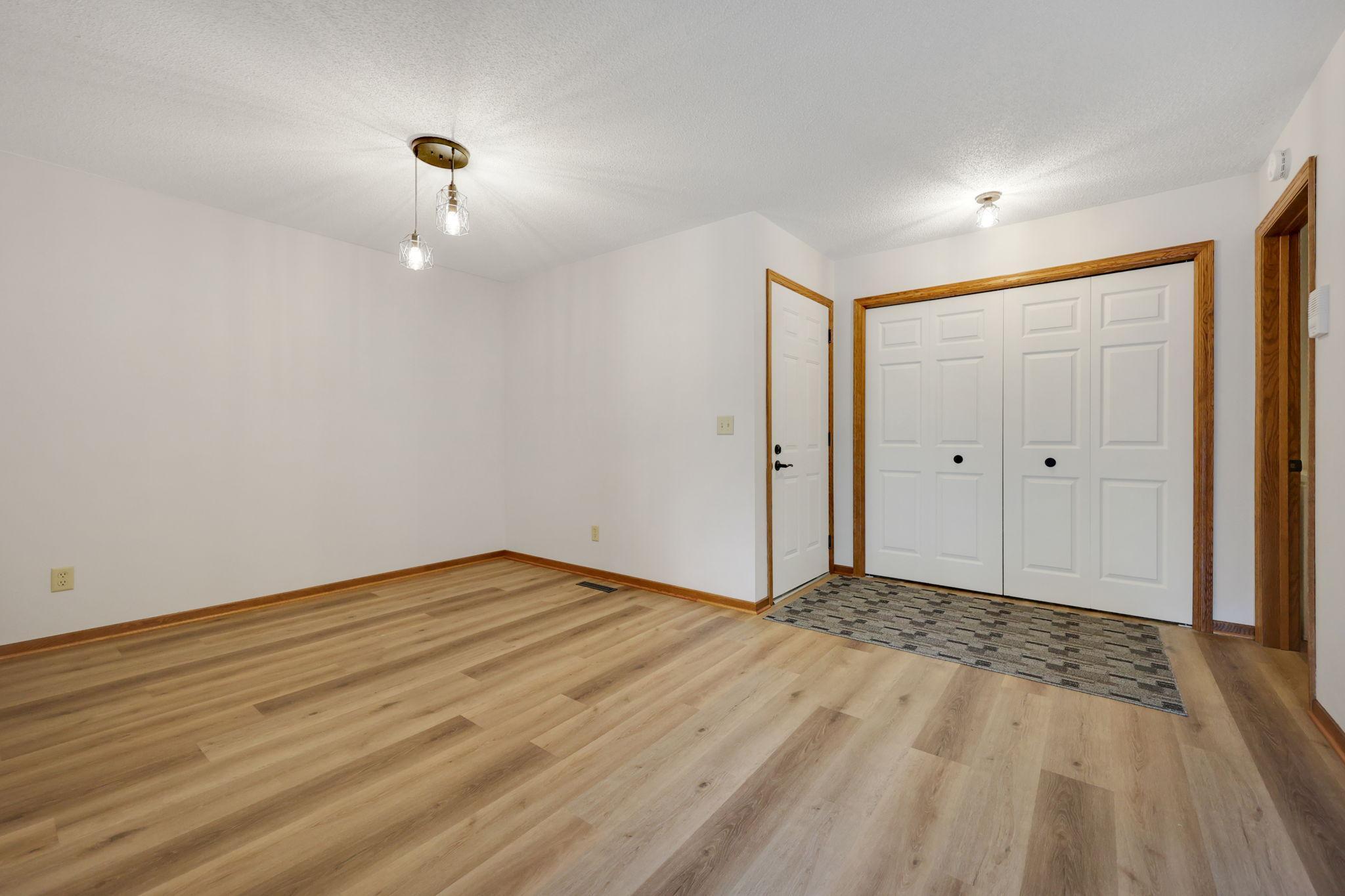 1827 County Rd. E E 18