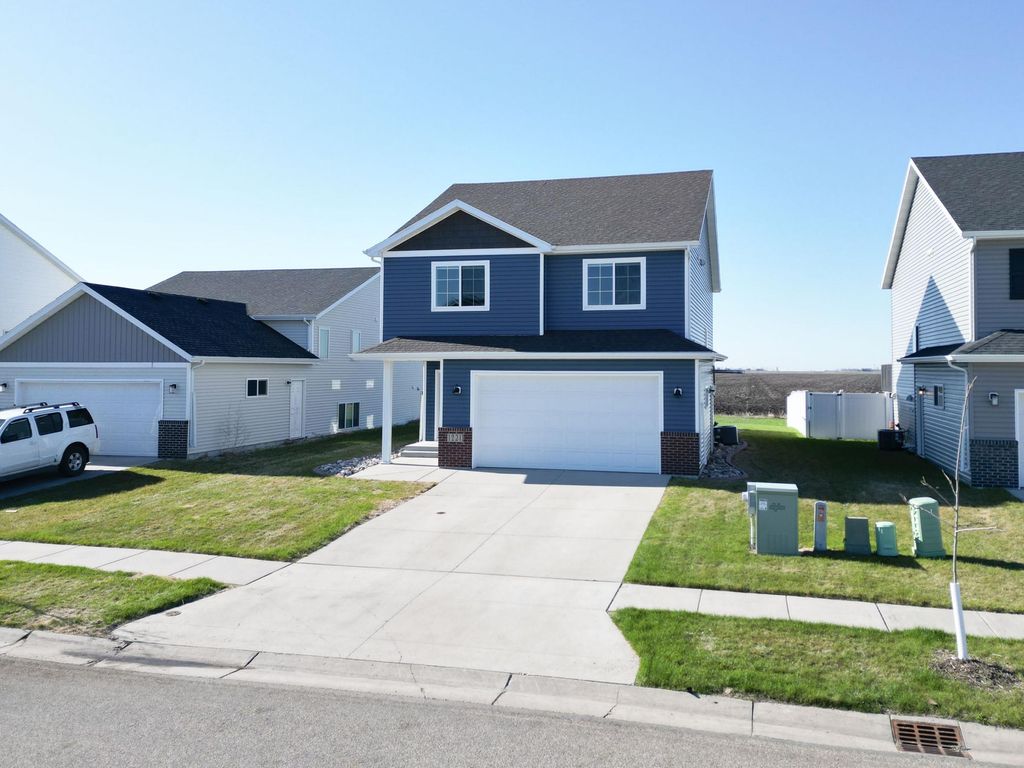 Photo of 1221 46TH Avenue S, Moorhead, MN 56560 (MLS # 7065667)