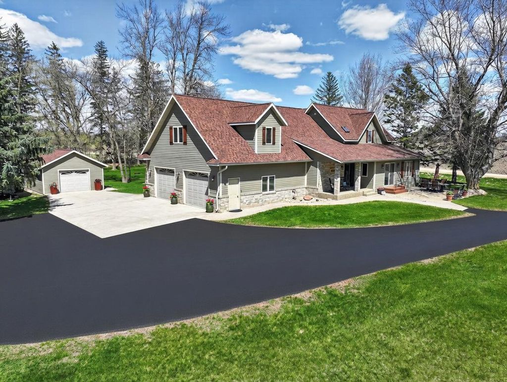 Photo of 1608 E Lake Jessie Road SE, Alexandria, MN 56308 (MLS # 7066876)