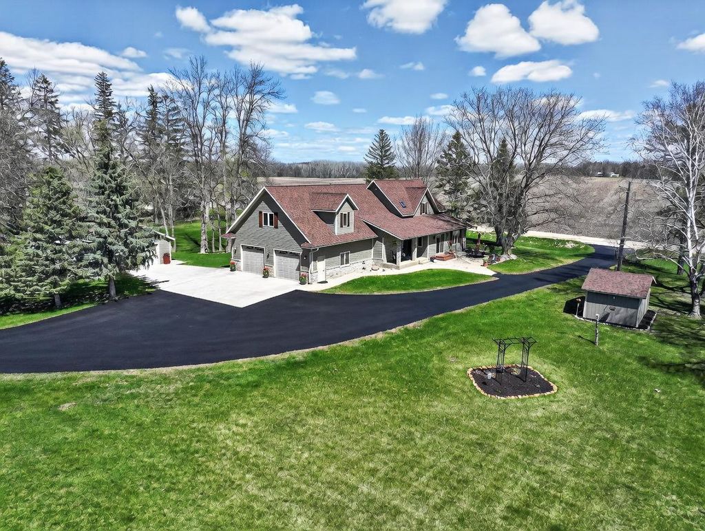 Photo of 1608 E Lake Jessie Road SE, Alexandria, MN 56308 (MLS # 7066876)