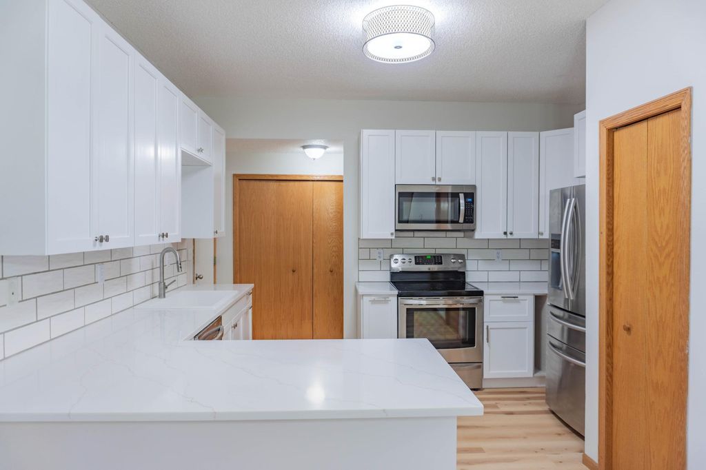 Photo of 112X Crystal Place W, Chaska, MN 55318 (MLS # 7068482)