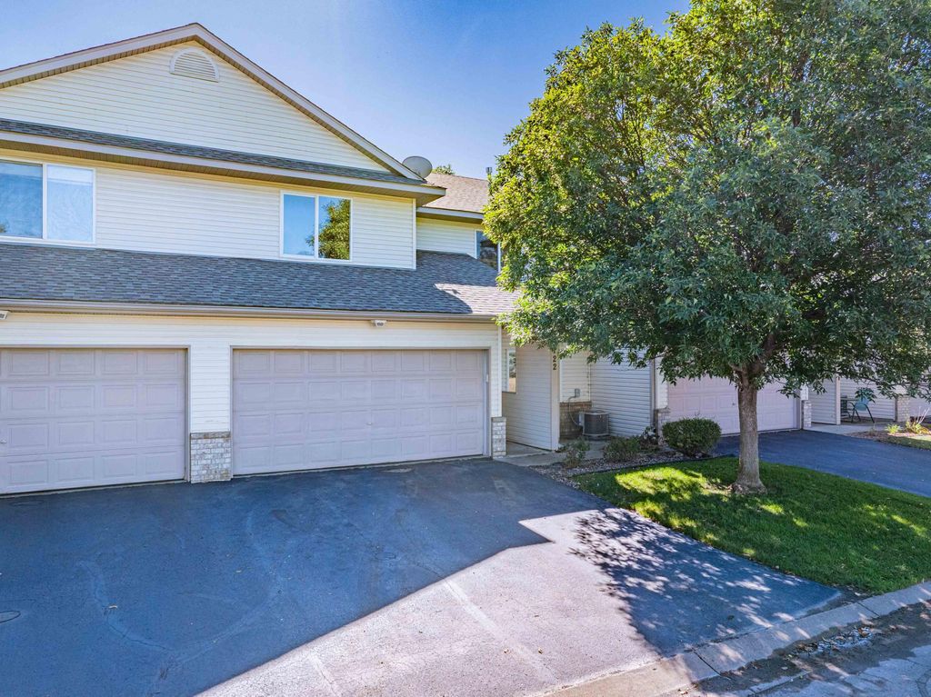 Photo of 112X Crystal Place W, Chaska, MN 55318 (MLS # 7068482)