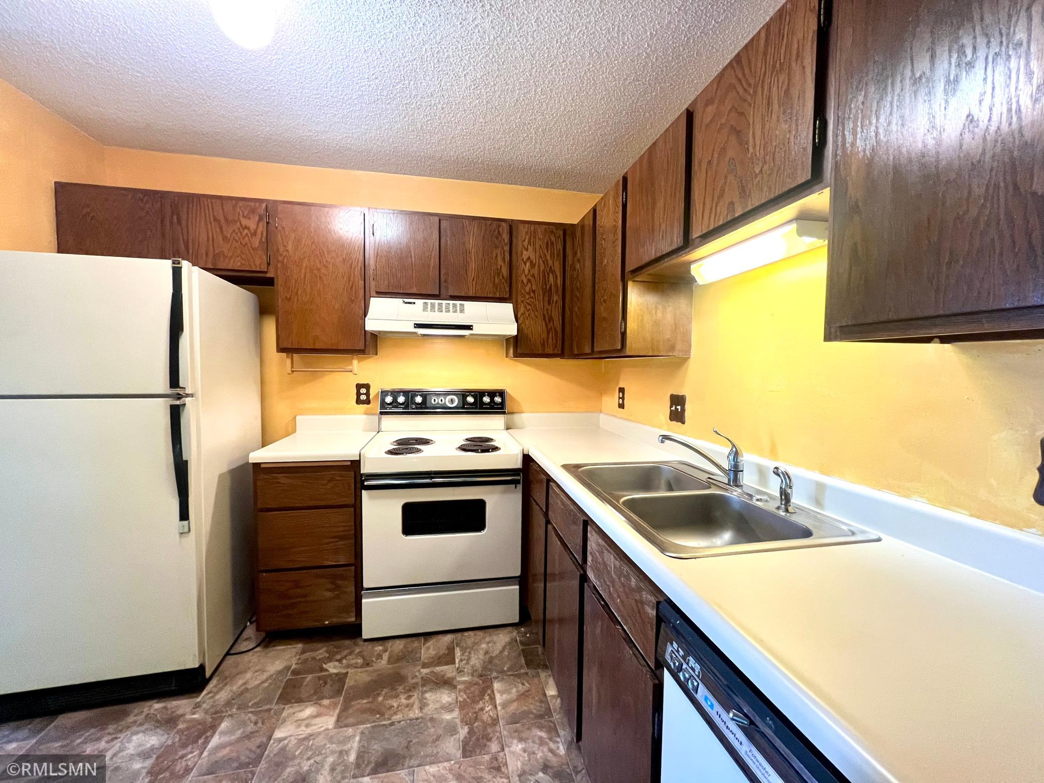 26 10th Street W 803